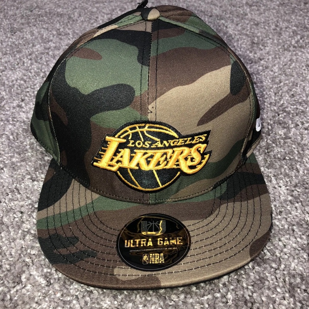 LA LAKERS CAMO HAT ADJUSTABLE